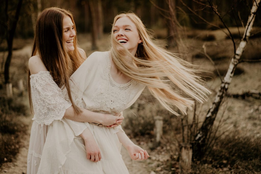 Boho Portraitshooting Bohoshooting Shootingkleider Boho Porträtshooting Freundinnenshooting Hochzeitsfotograf Münster Hochzeitsfotograf Osnabrück Hochzeitsfotograf Ibbenbüren Sunsetshooting