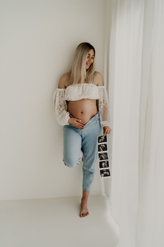 Elegantes Babybauch Fotoshooting im Fotostudio Osnabrück Nähe