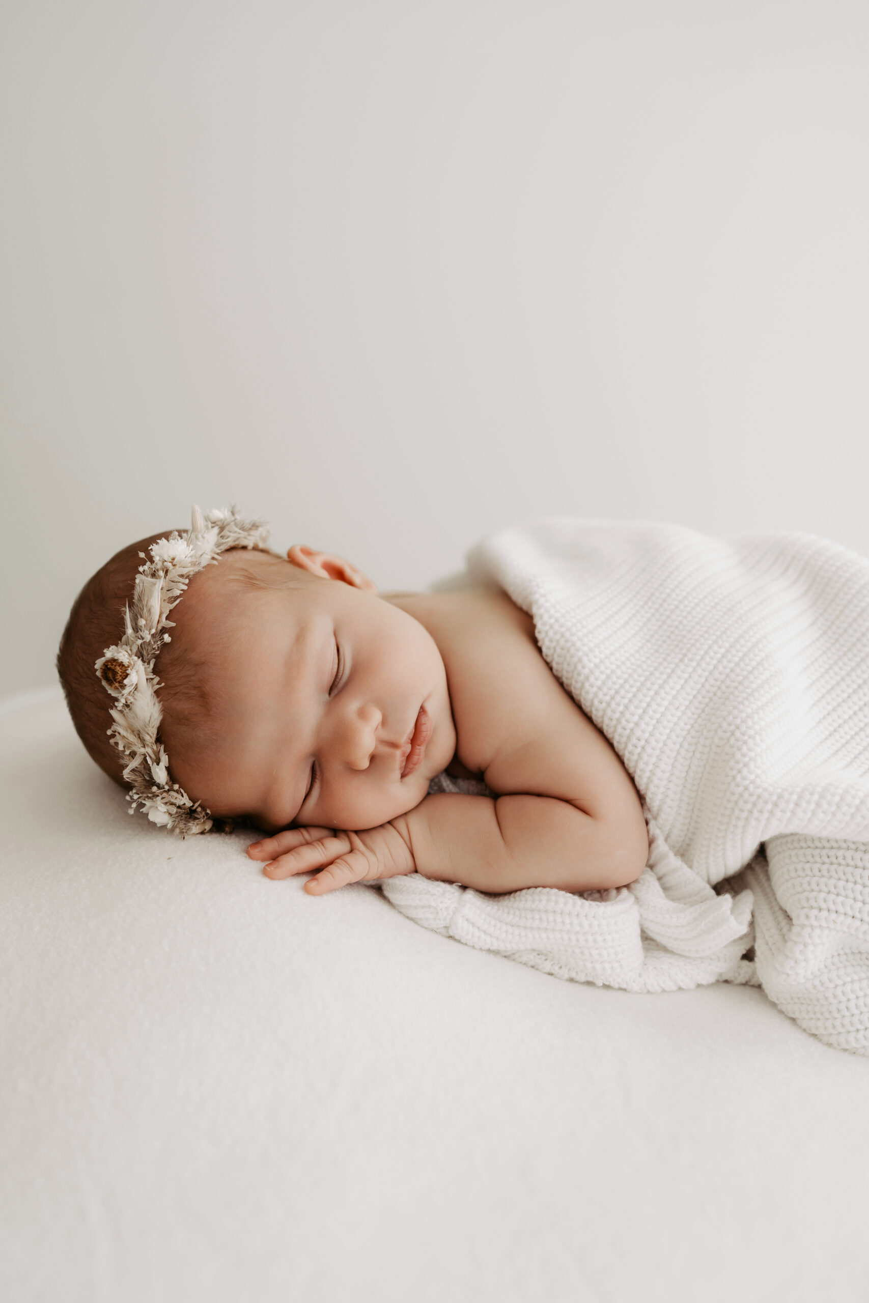 Detailaufnahme eines neugeborenen Babys beim Newbornshooting